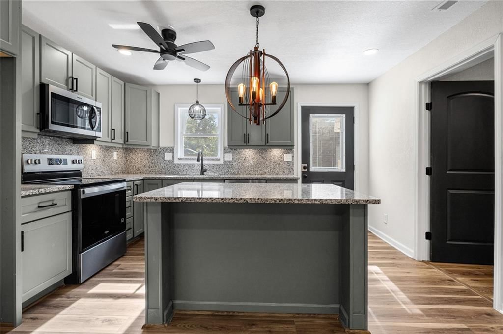 305 S Sunset Drive — photo 8