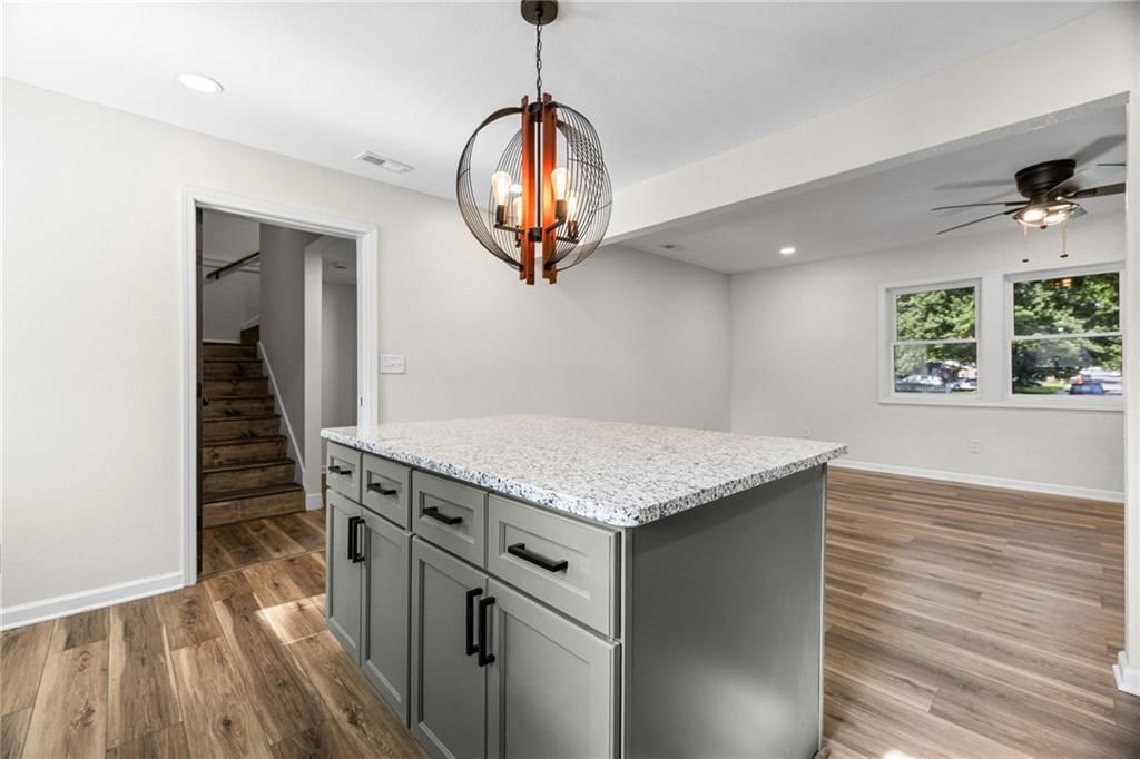 305 S Sunset Drive — photo 11