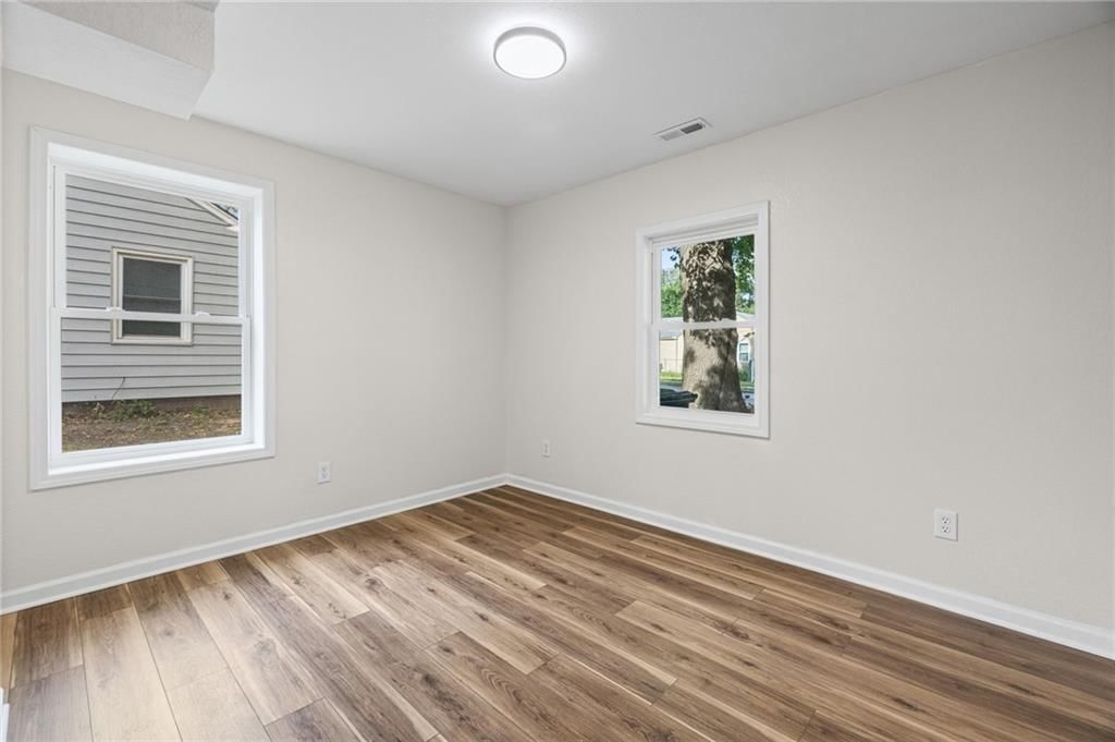 305 S Sunset Drive — photo 14