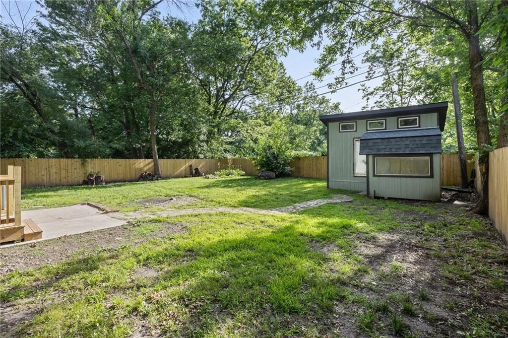 305 S Sunset Drive — photo 25
