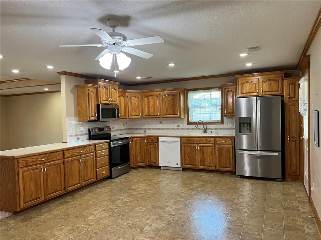 610 S Connor Street — photo 12