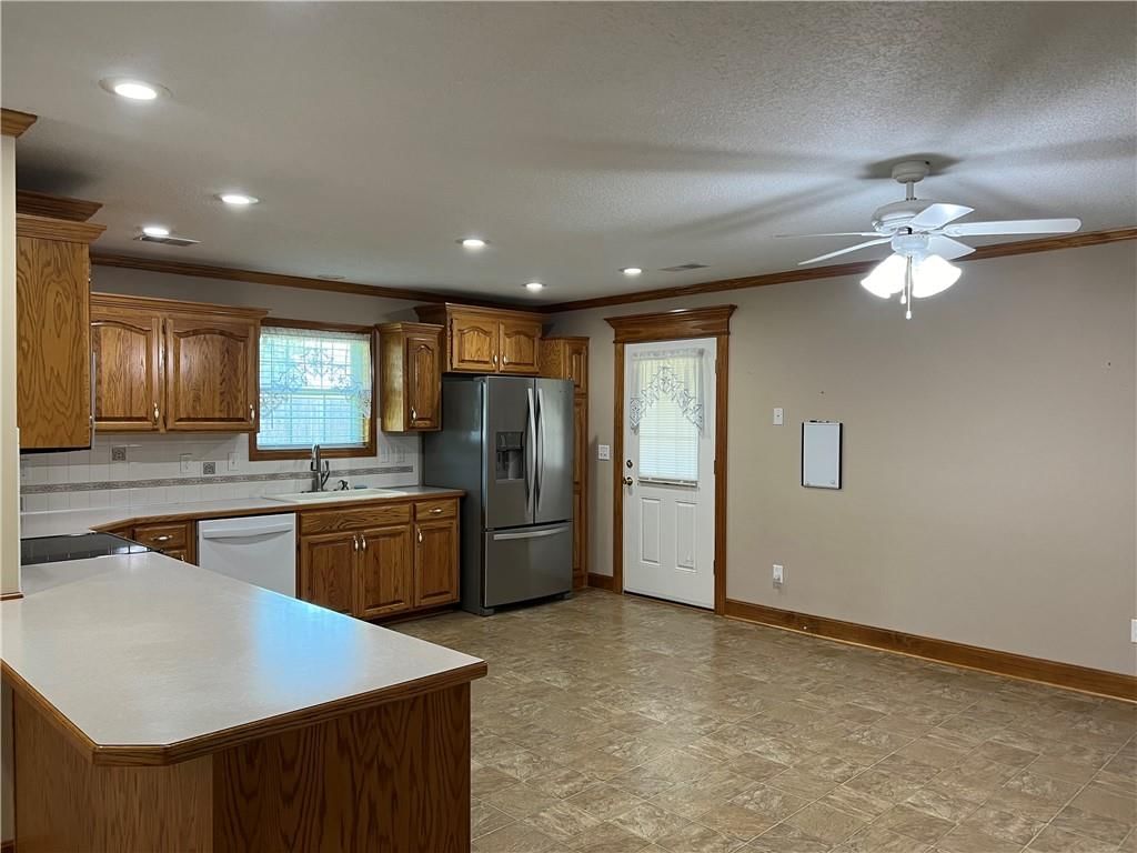 610 S Connor Street — photo 13