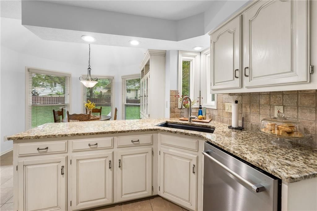 11920 Windsor Drive — photo 9