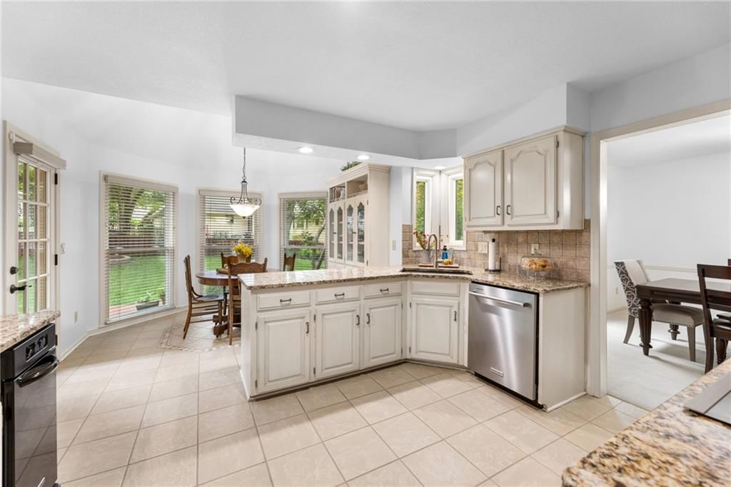 11920 Windsor Drive — photo 10