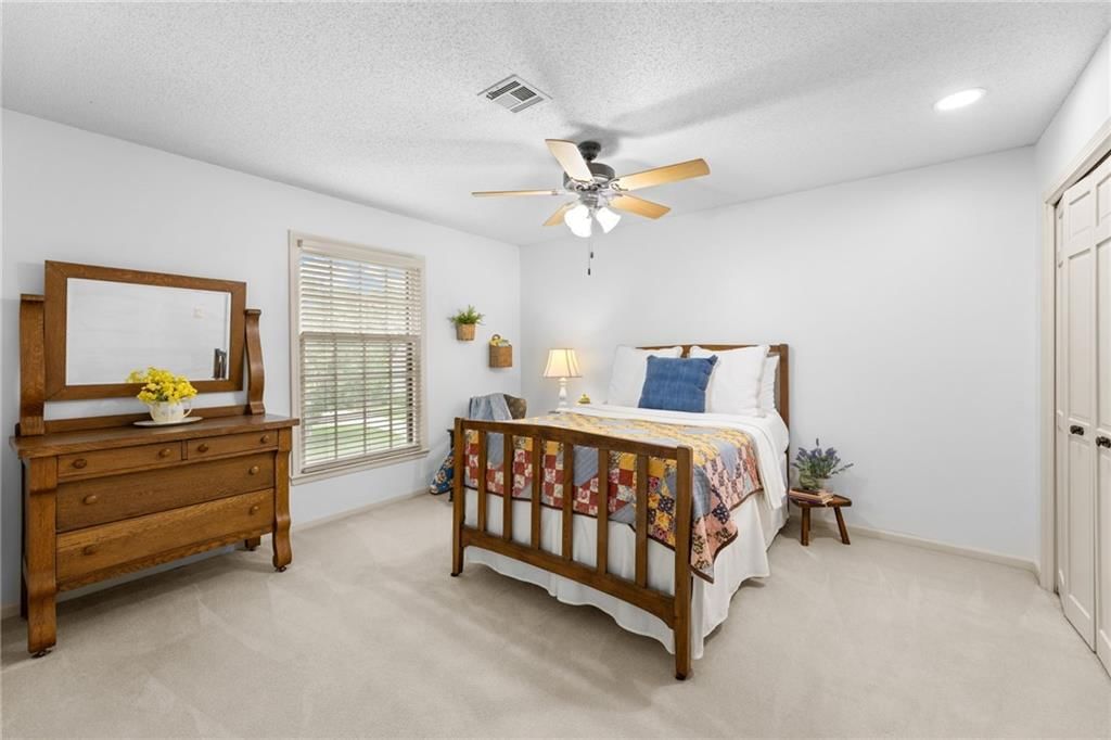 11920 Windsor Drive — photo 16