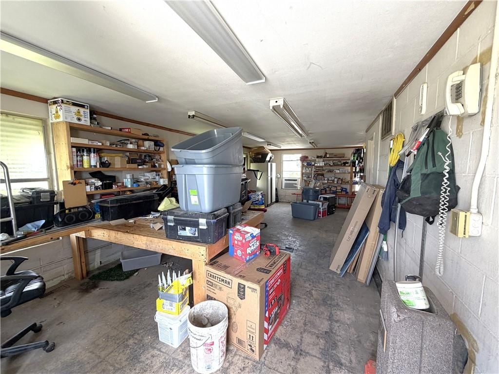 1011 Gilbert Street — photo 4