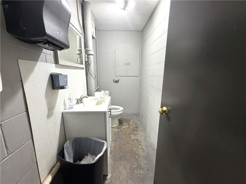 1011 Gilbert Street — photo 13