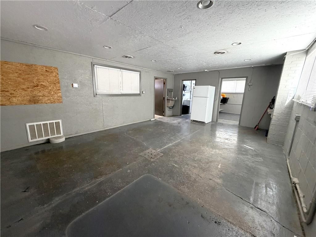 1011 Gilbert Street — photo 14
