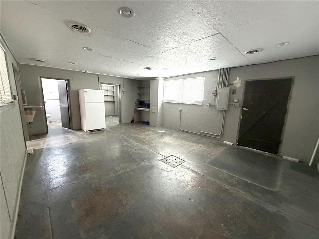 1011 Gilbert Street — photo 15