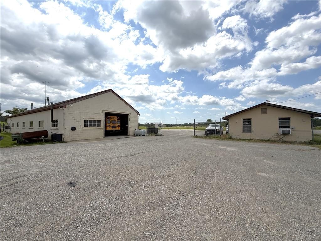 1011 Gilbert Street — photo 18