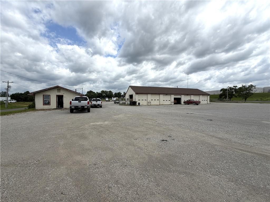 1011 Gilbert Street — photo 19