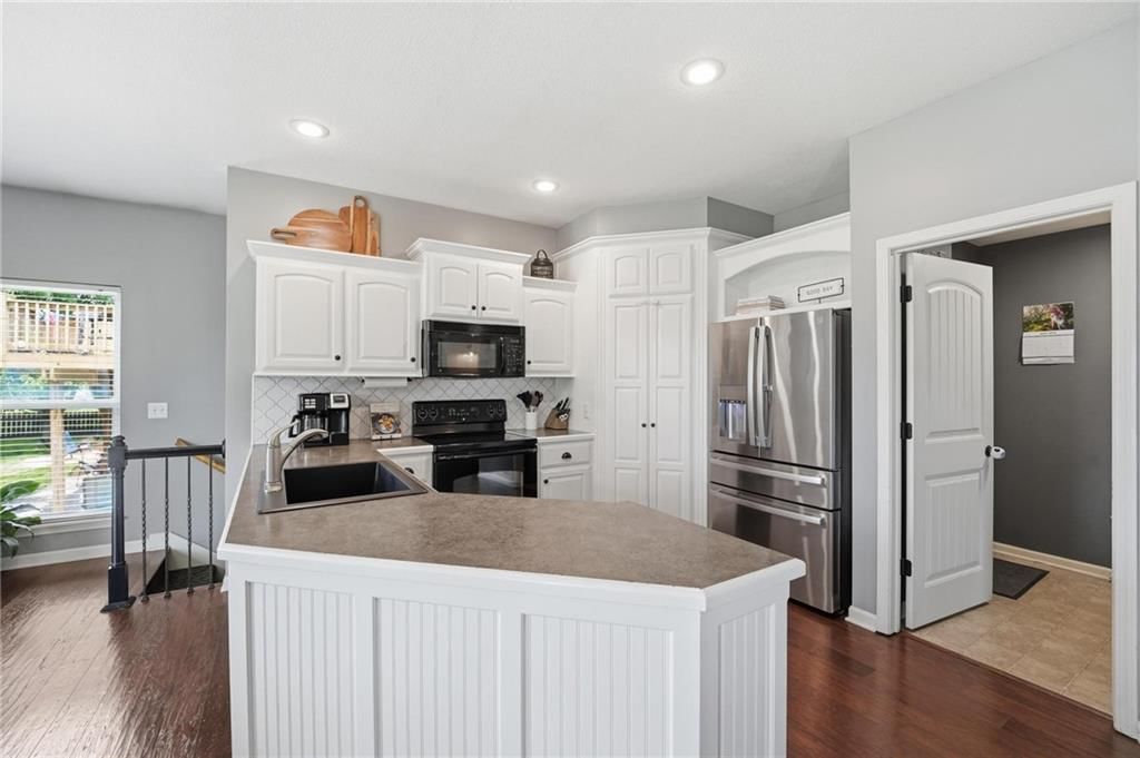 10834 N Manchester Avenue — photo 13