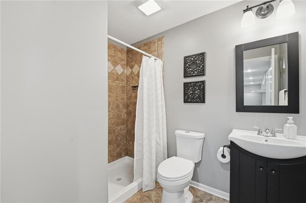 10834 N Manchester Avenue — photo 32