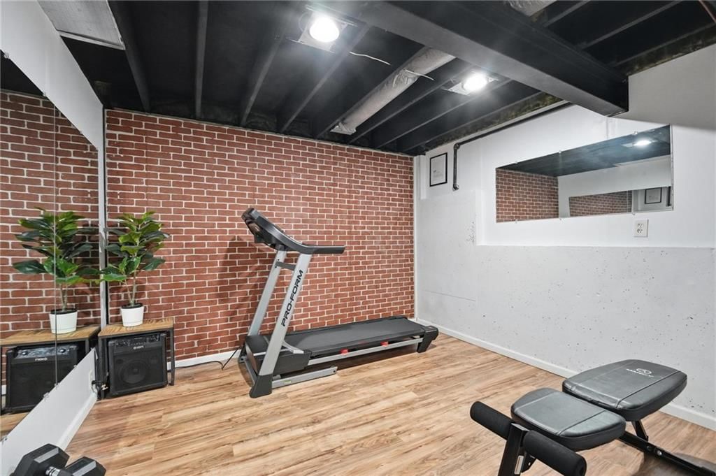 10834 N Manchester Avenue — photo 35