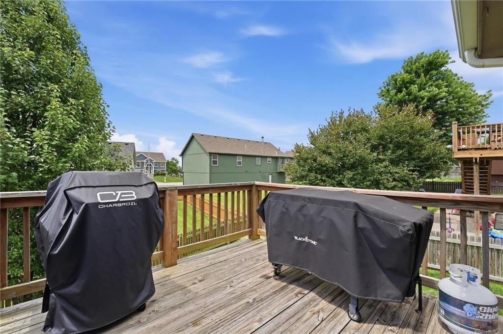 10834 N Manchester Avenue — photo 41