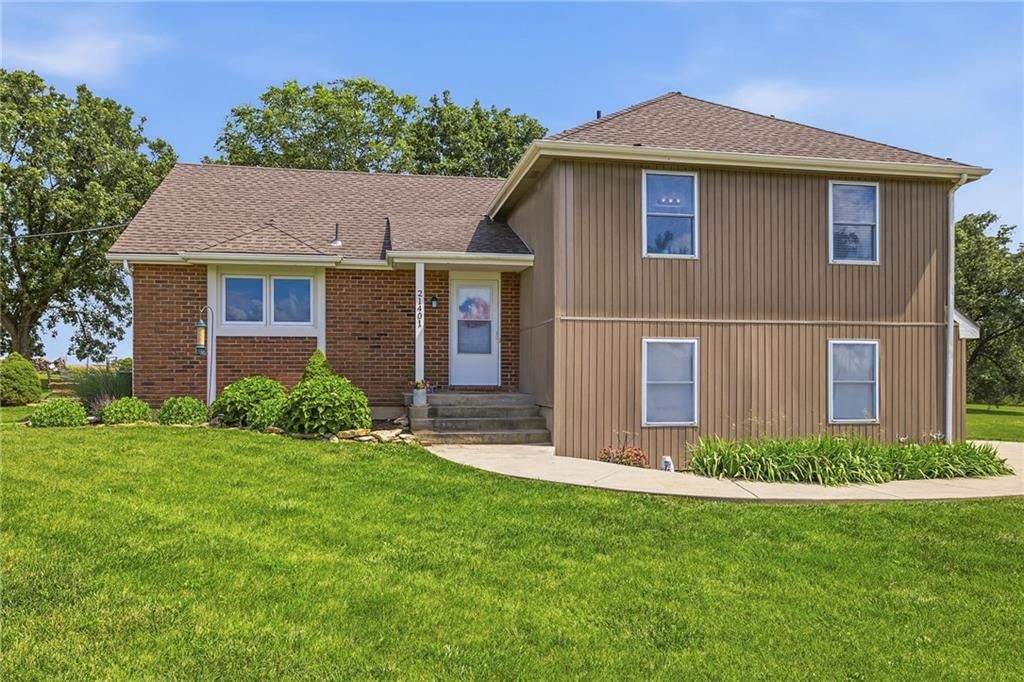 21401 S Renner Road, Spring Hill, KS