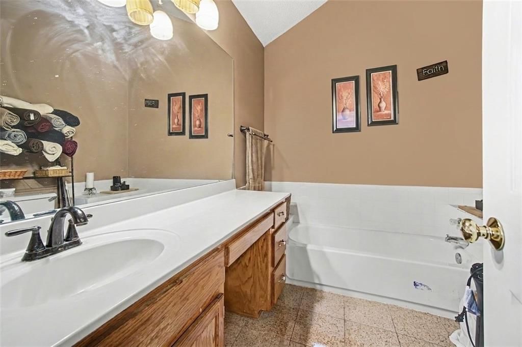6301 N Quincy Avenue — photo 10