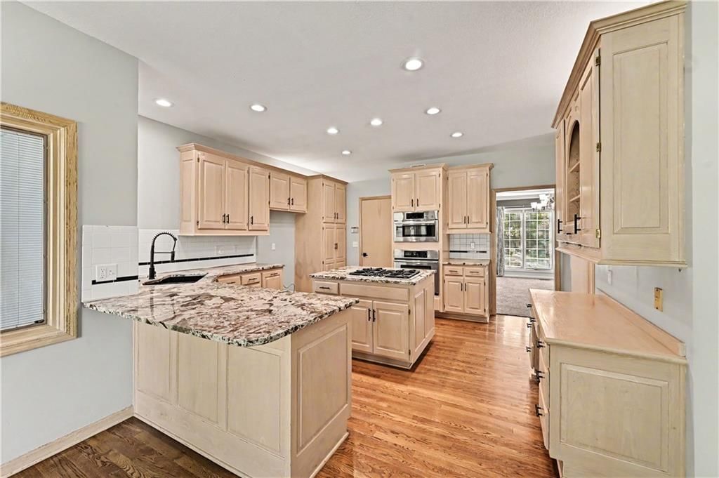10240 S Northlake Avenue — photo 11