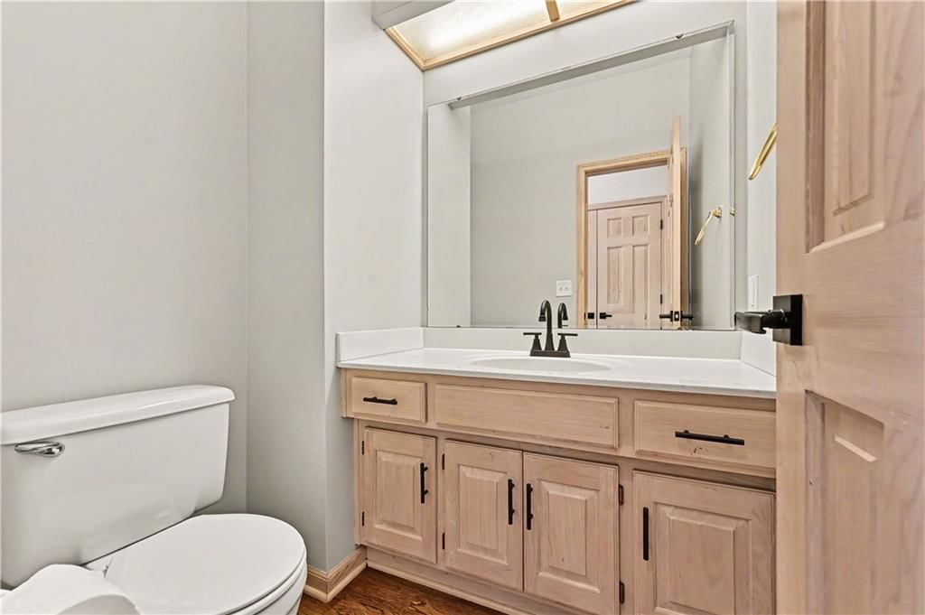 10240 S Northlake Avenue — photo 16