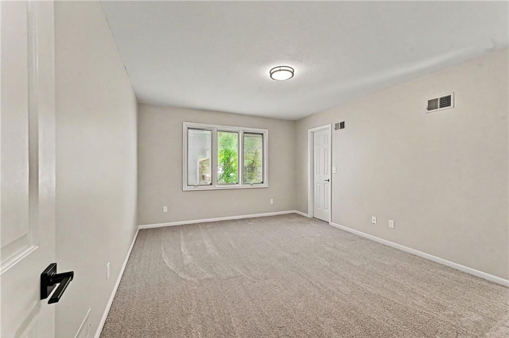 10240 S Northlake Avenue — photo 24