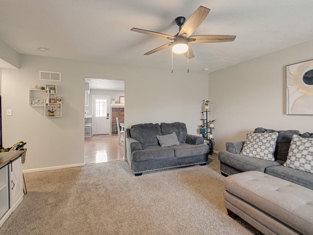 6745 N Askew Avenue — photo 4