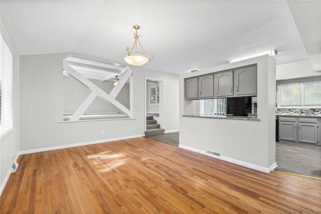 5388 N Palmer Avenue — photo 4