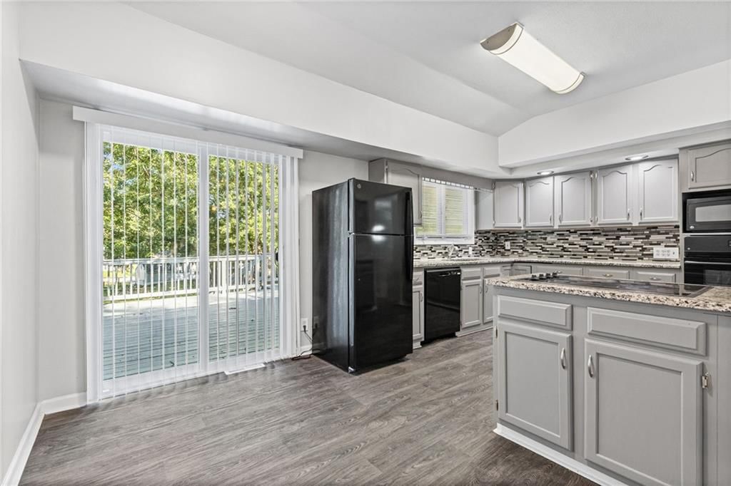 5388 N Palmer Avenue — photo 7