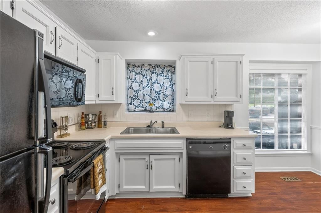 12357 W 107th Terrace — photo 9