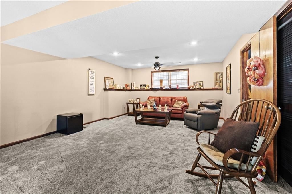 1106 S Scott Avenue — photo 18