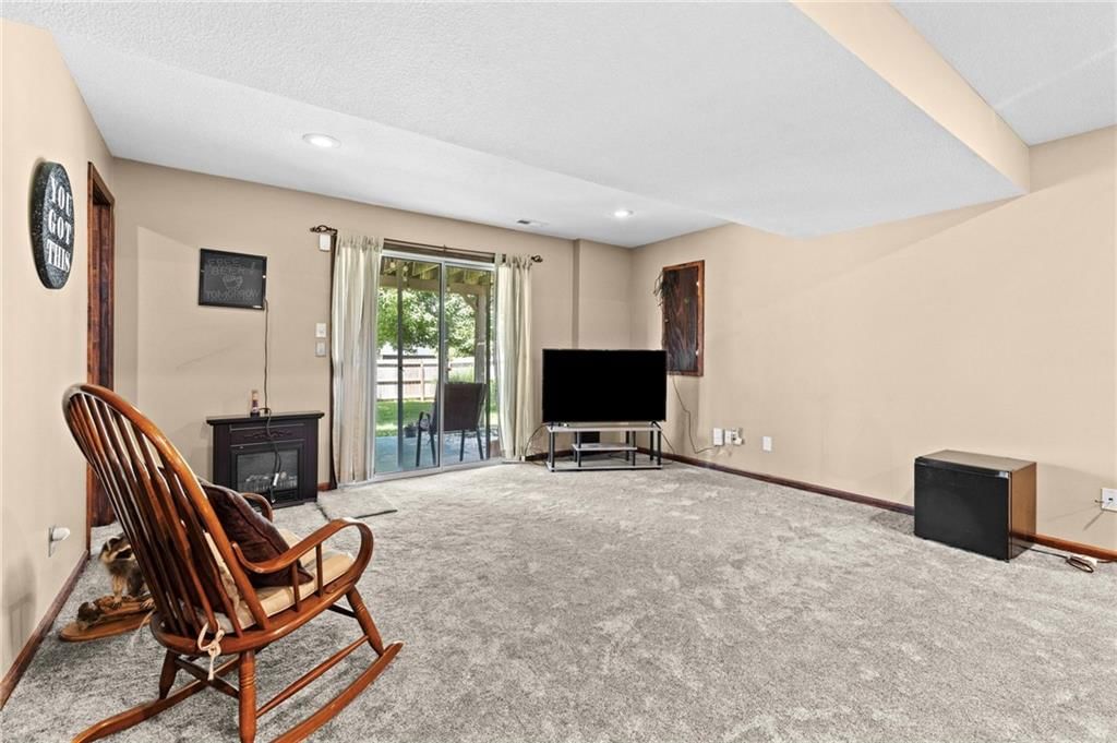 1106 S Scott Avenue — photo 19