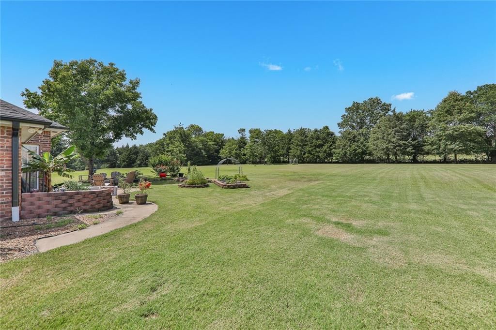 2792 W Northbrook Street — photo 31
