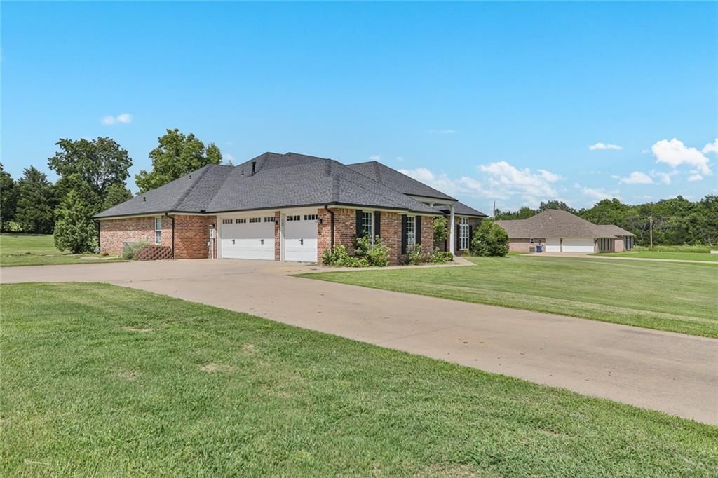 2792 W Northbrook Street — photo 34