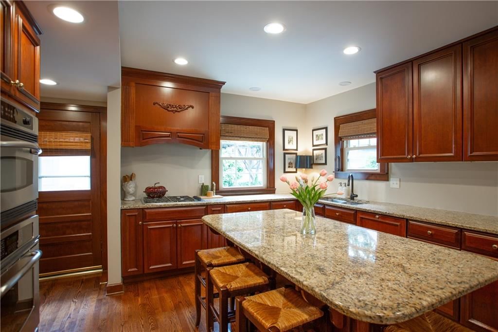 604 W 70th Street — photo 18