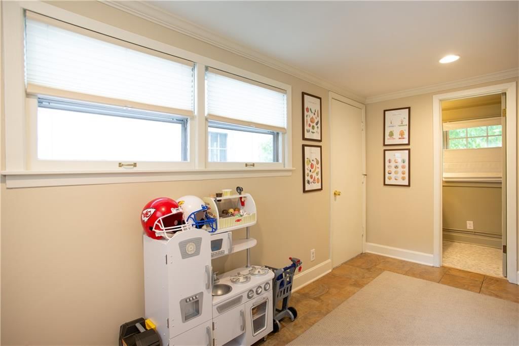 604 W 70th Street — photo 28