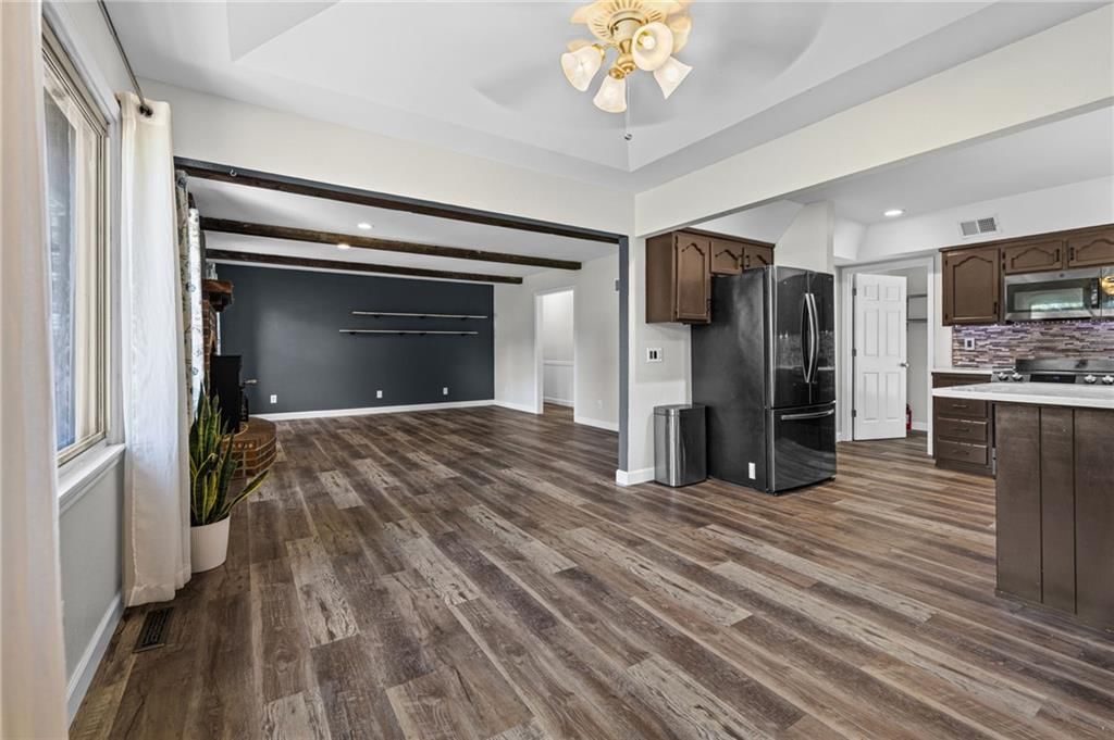 609 Loran Lane — photo 8