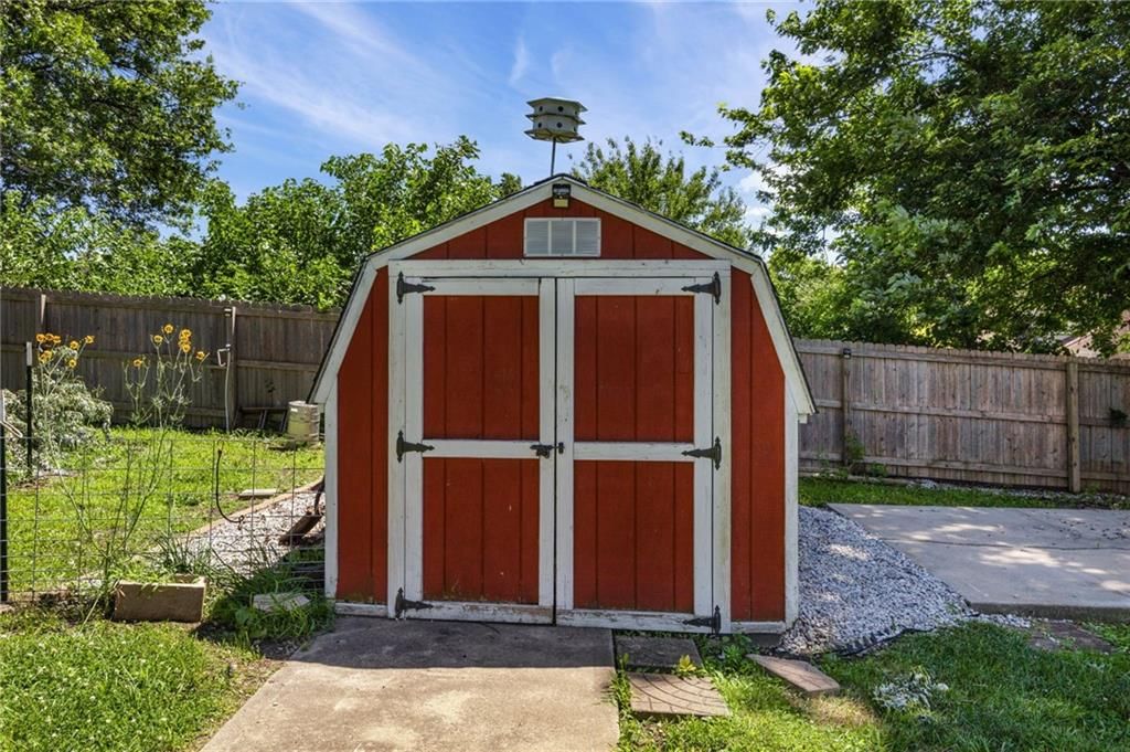 609 Loran Lane — photo 28