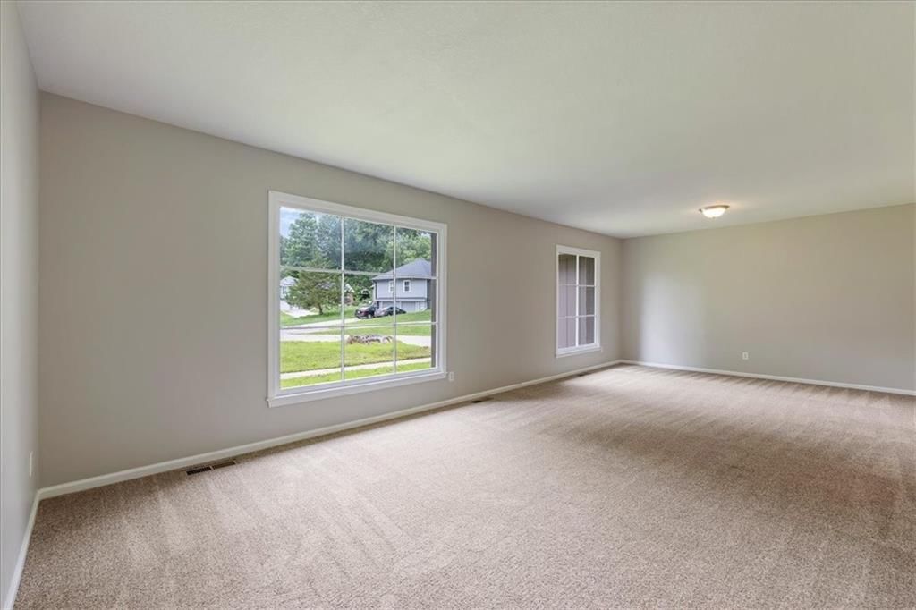 9905 Wayne Avenue — photo 4