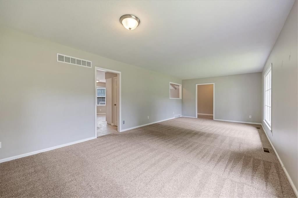 9905 Wayne Avenue — photo 5