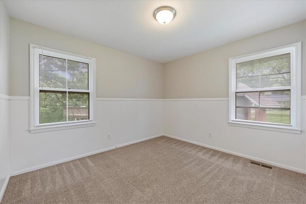 9905 Wayne Avenue — photo 20