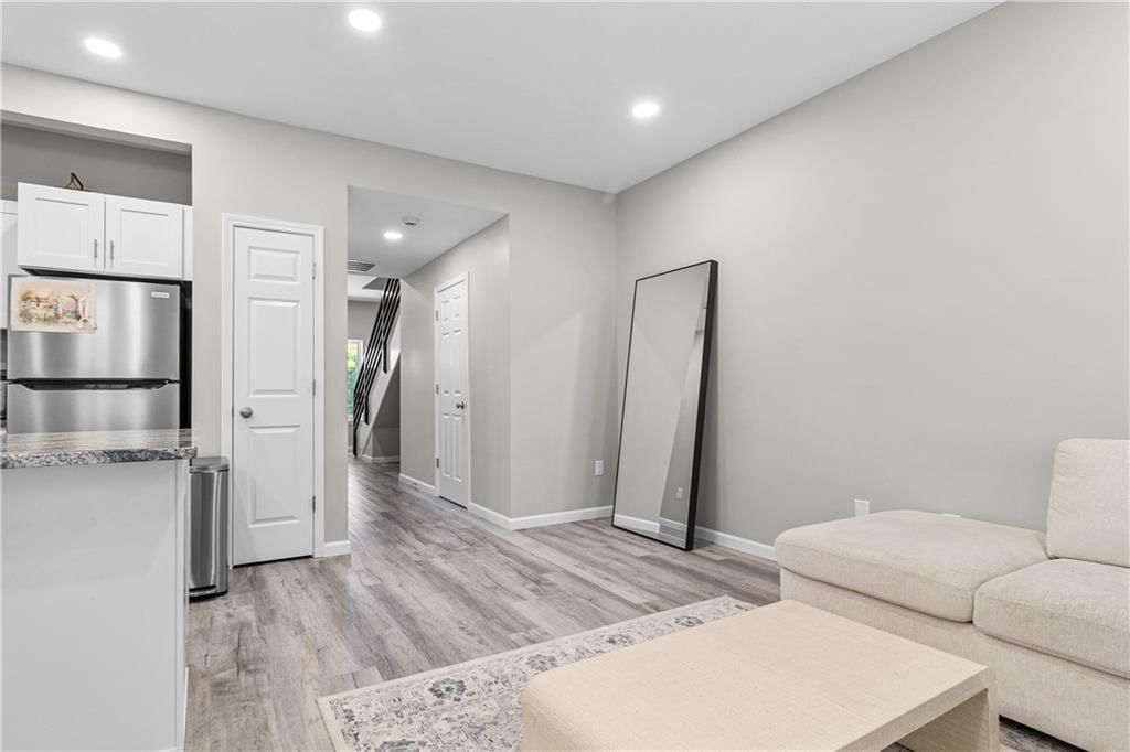 1512 W 32ND Street — photo 13