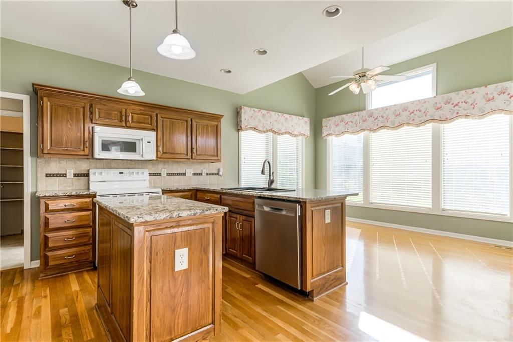 12425 Beverly Street — photo 15