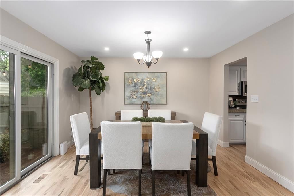 10228 ROBINSON Street — photo 8