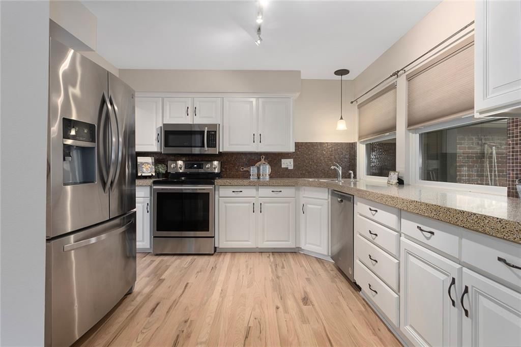 10228 ROBINSON Street — photo 12