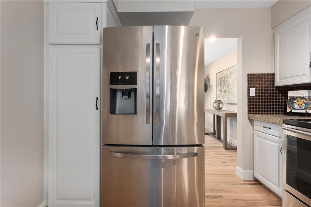 10228 ROBINSON Street — photo 14