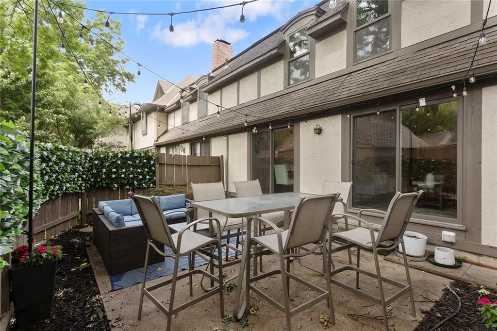 10228 ROBINSON Street — photo 29