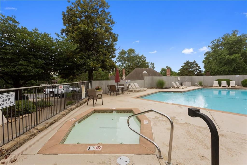 10228 ROBINSON Street — photo 36