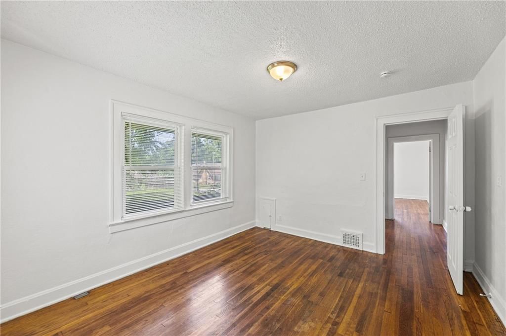 1805 E 67th Street — photo 18
