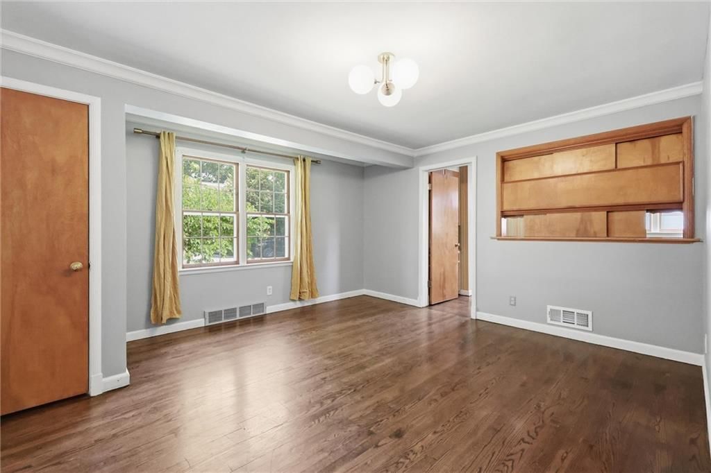 607 E 65th Street — photo 16