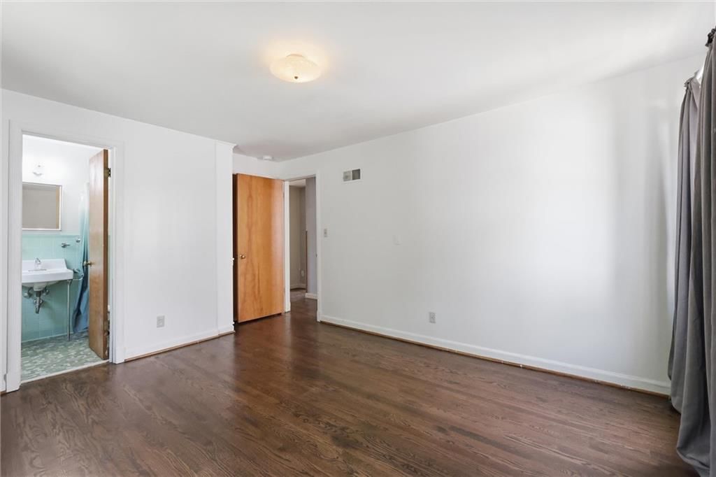 607 E 65th Street — photo 22