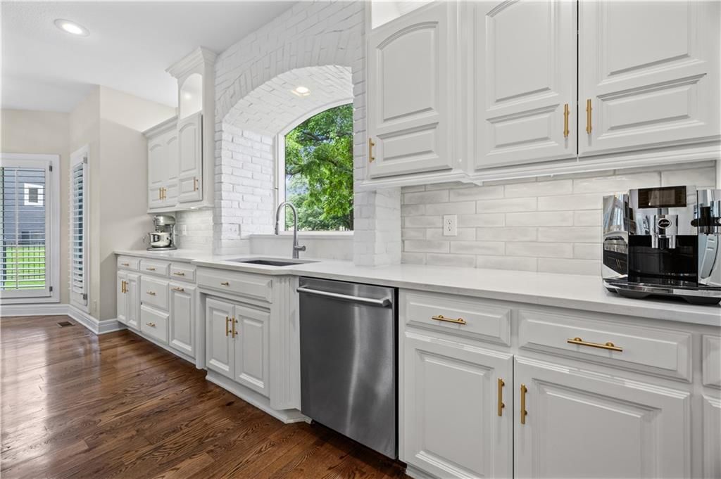14302 Briar Street — photo 20